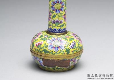 图片[2]-Copper box with painted enamel decor in the shape of a bottle, Qing dynasty, Yongzheng reign (1723-1735)-China Archive